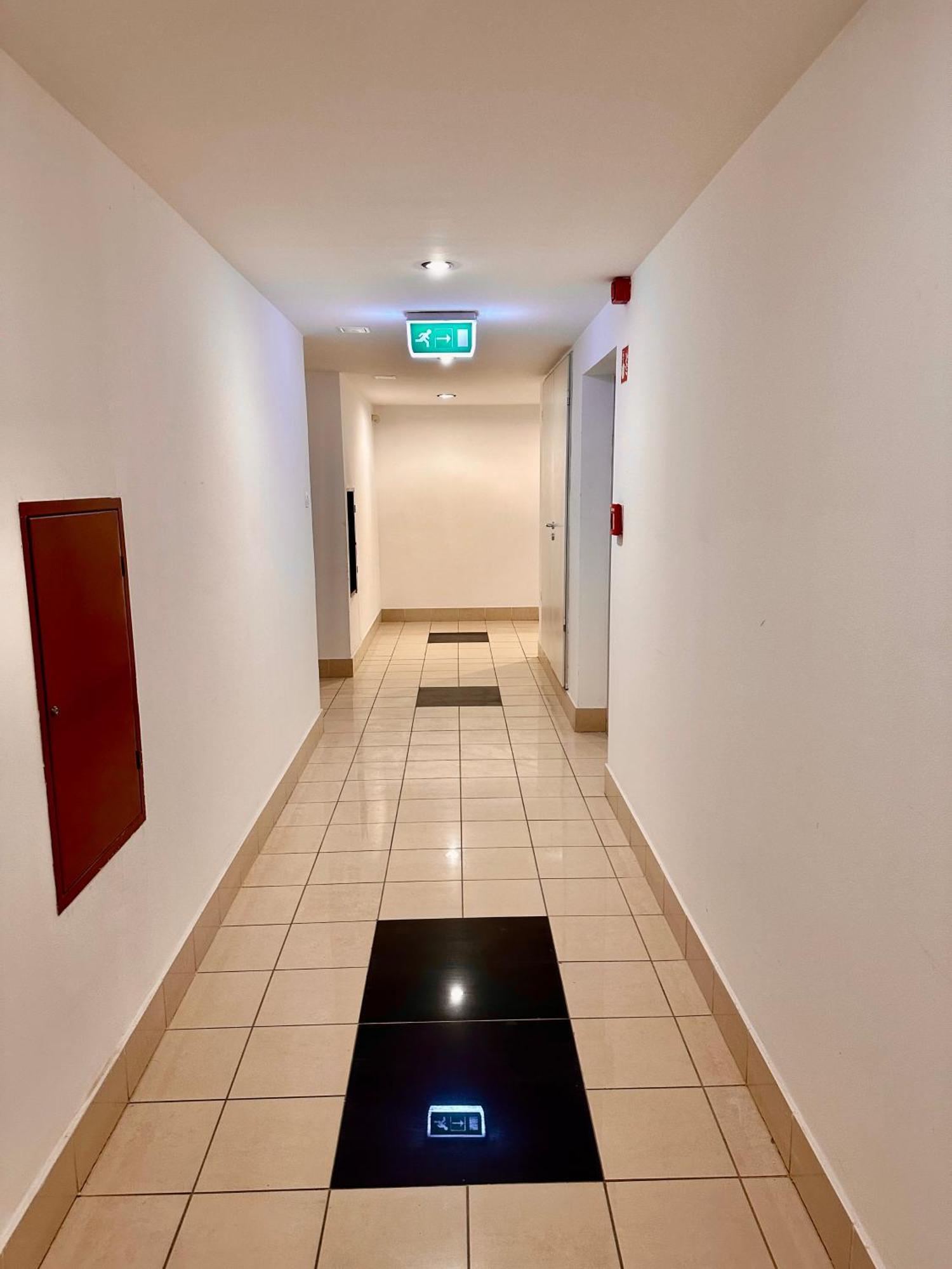 City Center Apartment With Balcony Budapest Esterno foto