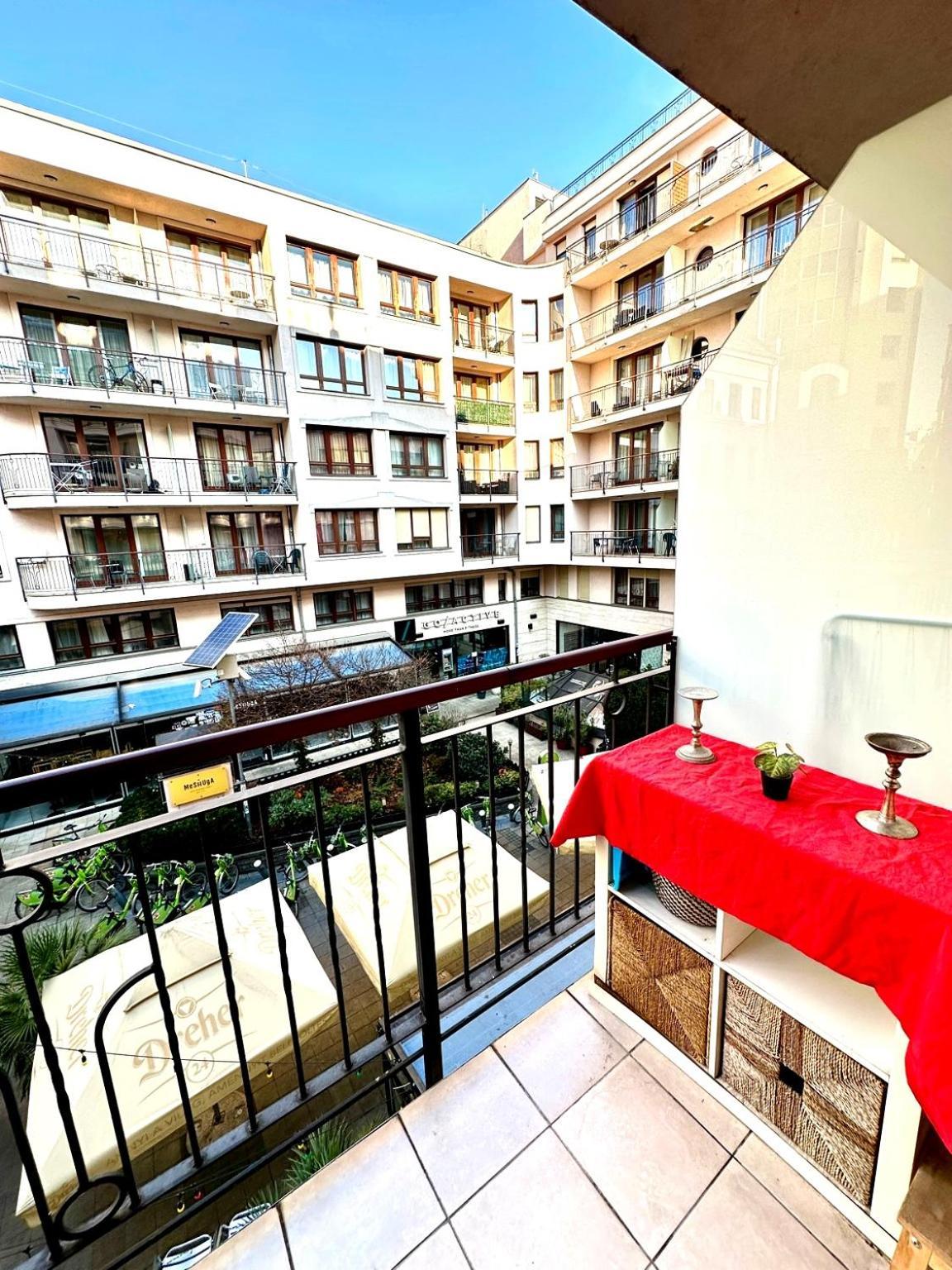 City Center Apartment With Balcony Budapest Esterno foto